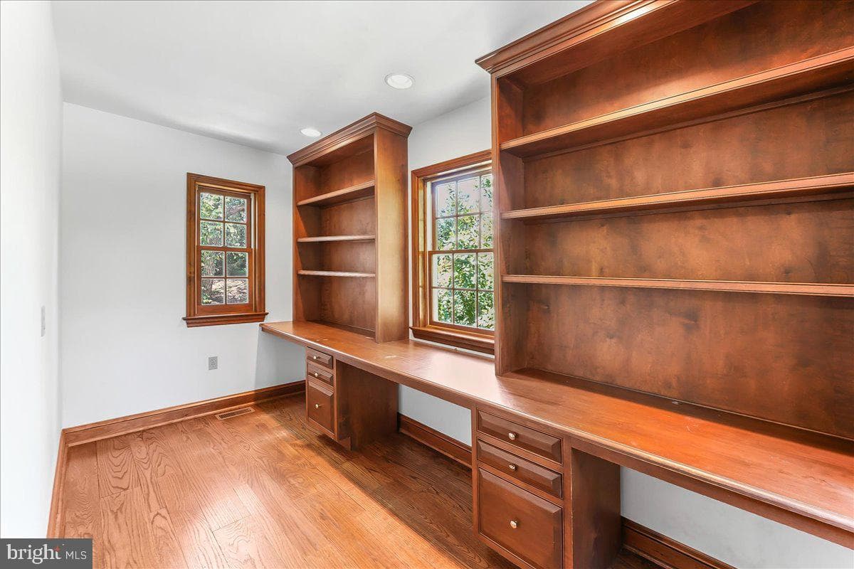 72 E Highland Road photo 27