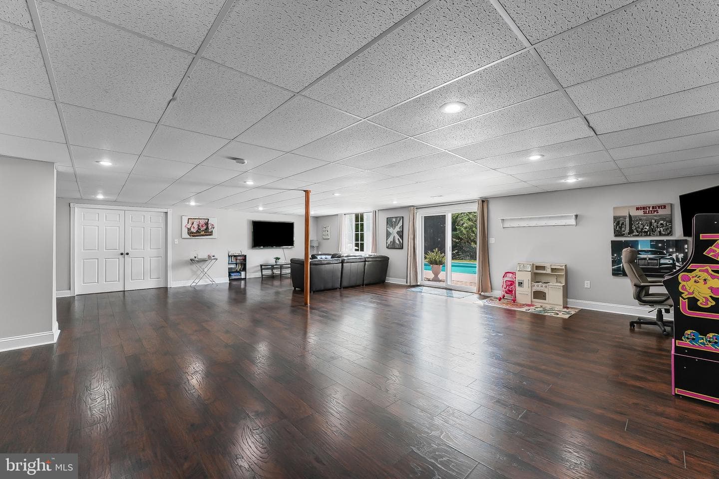 207 Honey Locust Drive photo 42