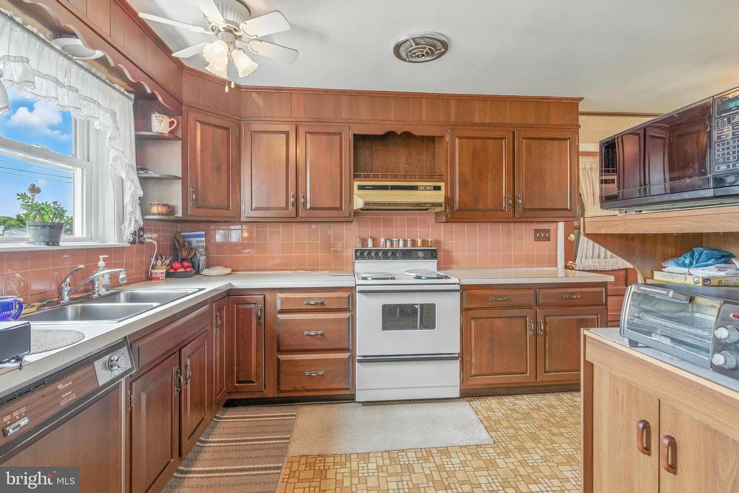 61 Lincoln Avenue photo 7