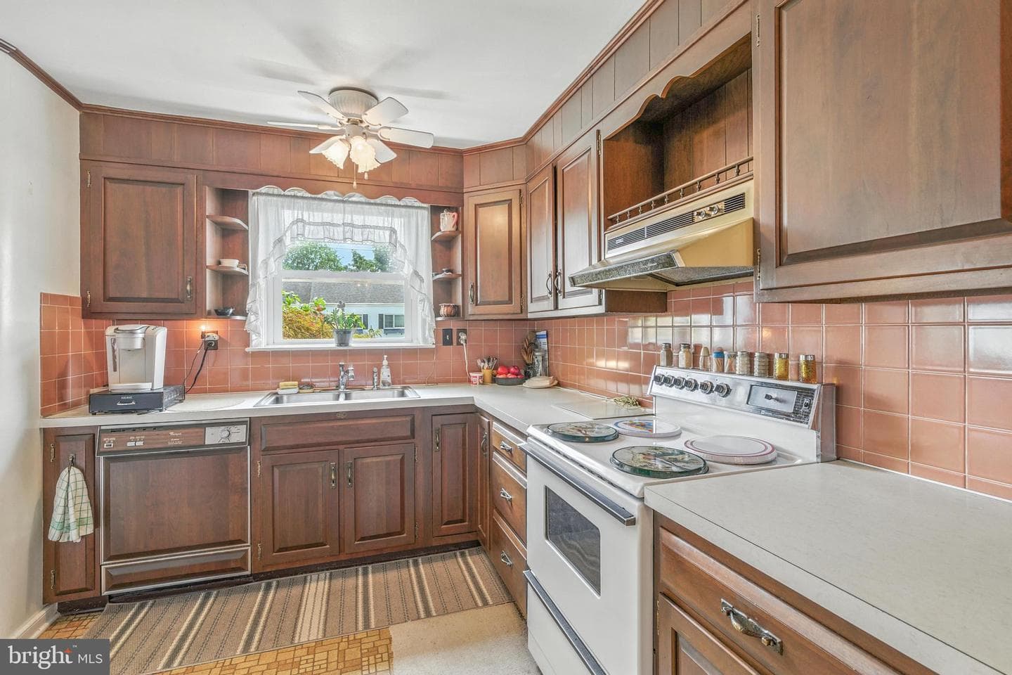 61 Lincoln Avenue photo 9