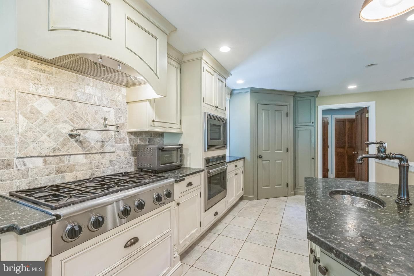 49 Denton Drive photo 16