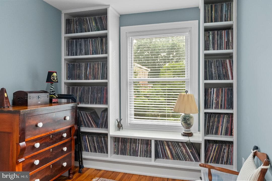 309 S Walnut Street photo 28