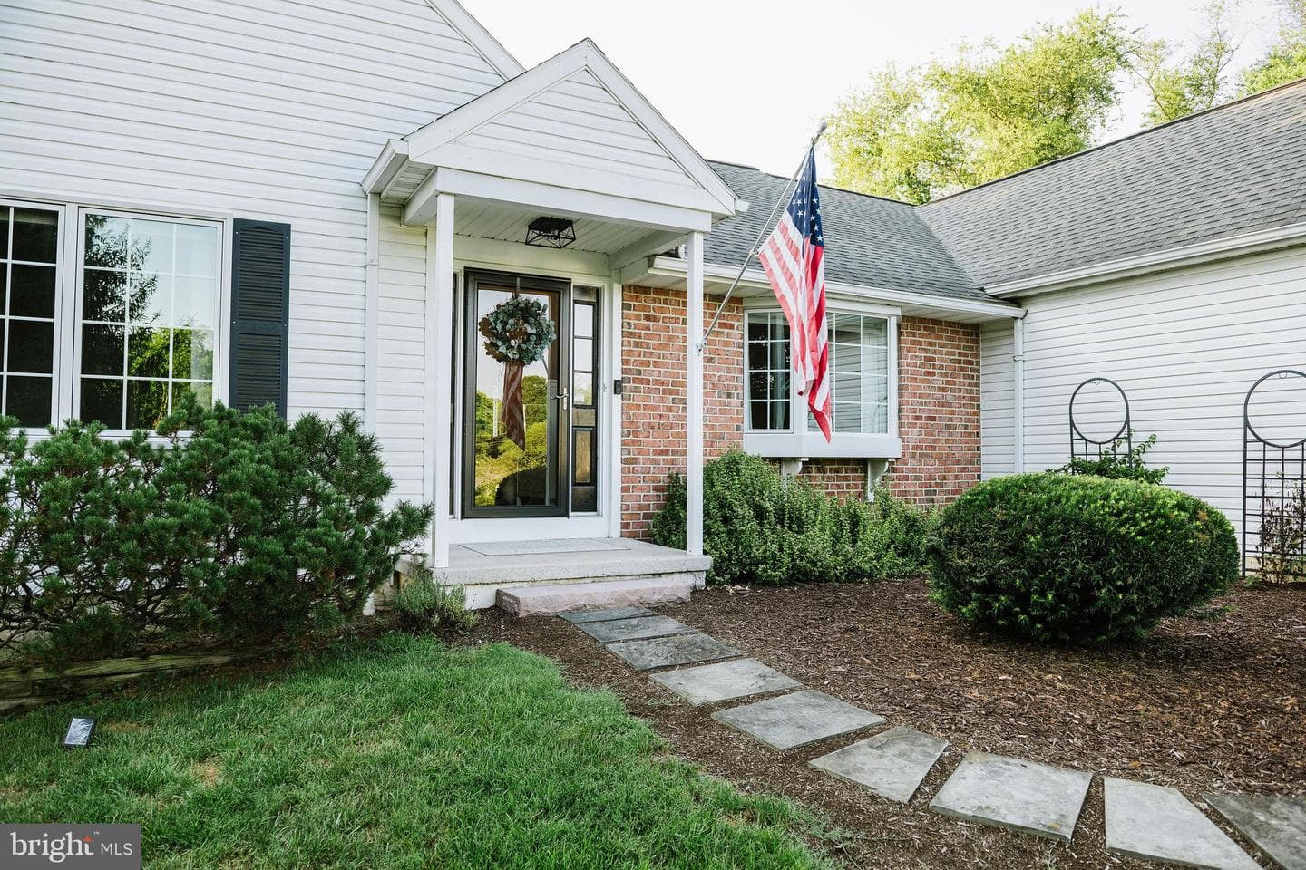 105 Sean Drive photo 2
