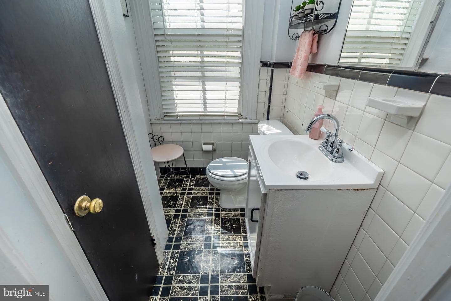 131 E Washington Street photo 23