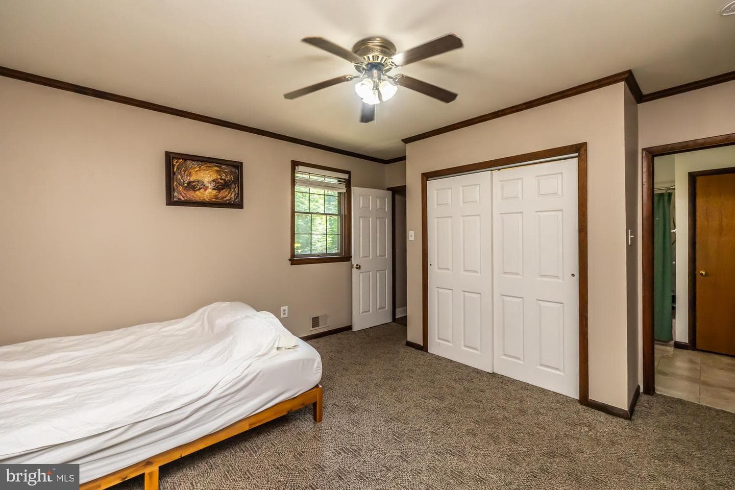 131 E Washington Street photo 32