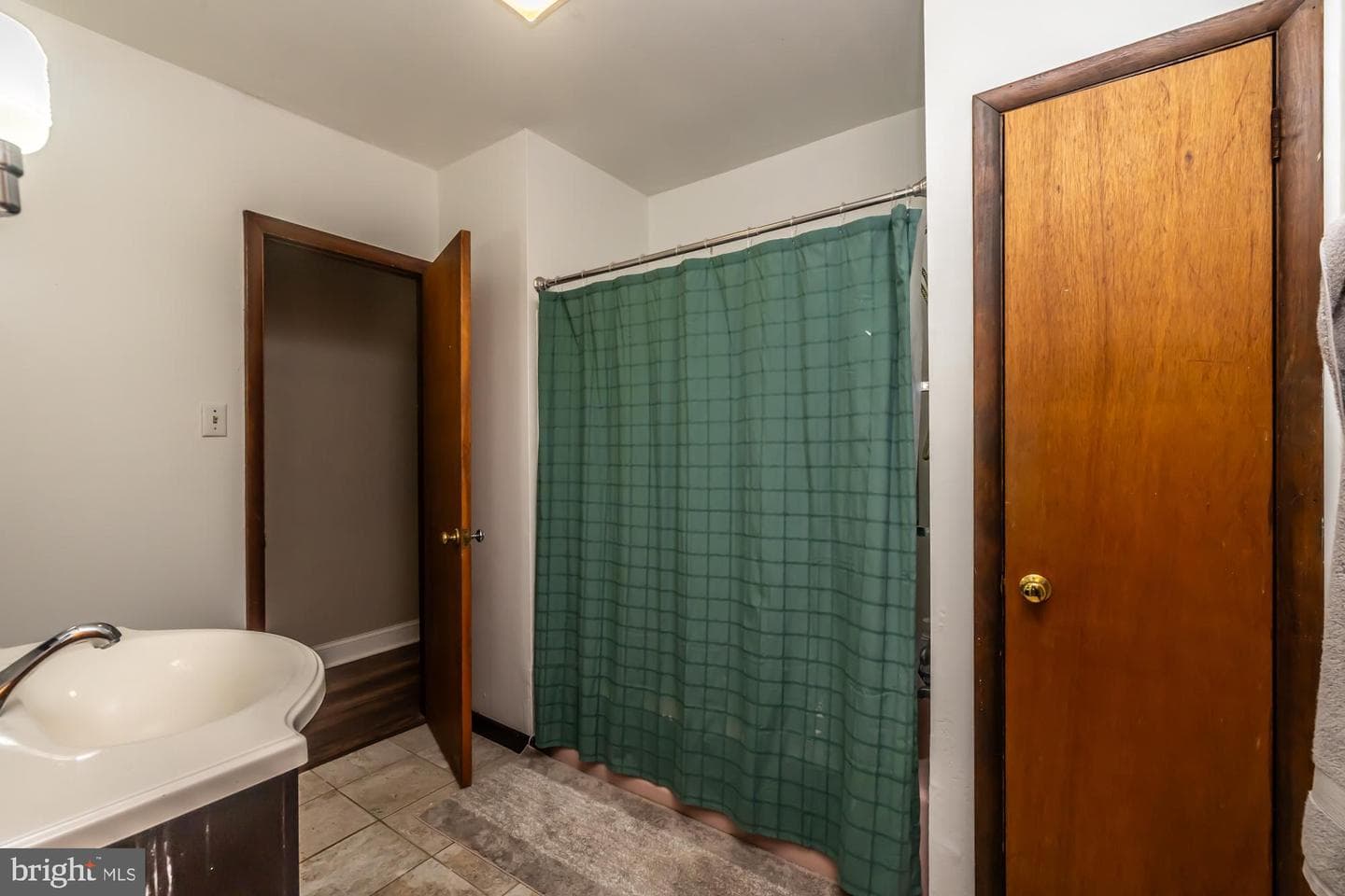 131 E Washington Street photo 33