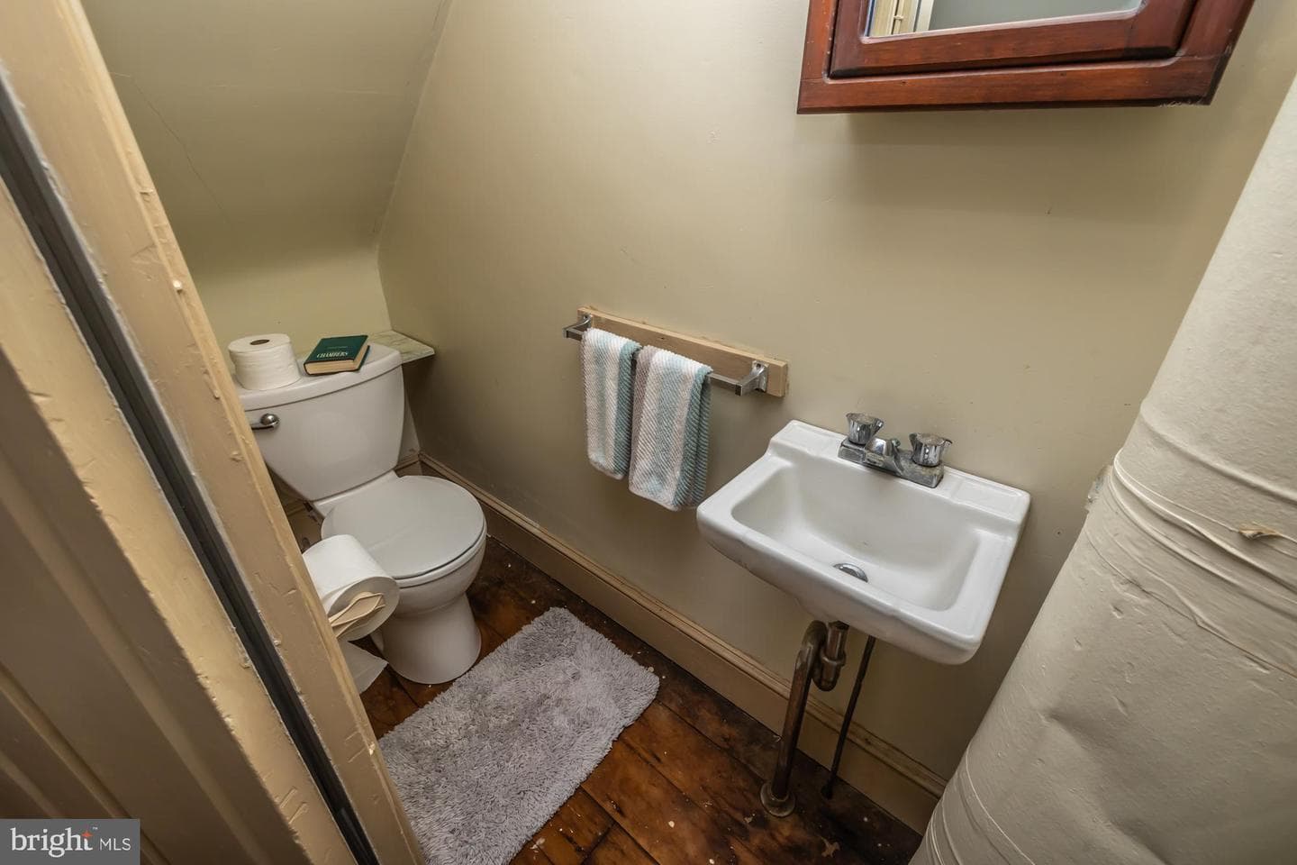 131 E Washington Street photo 8