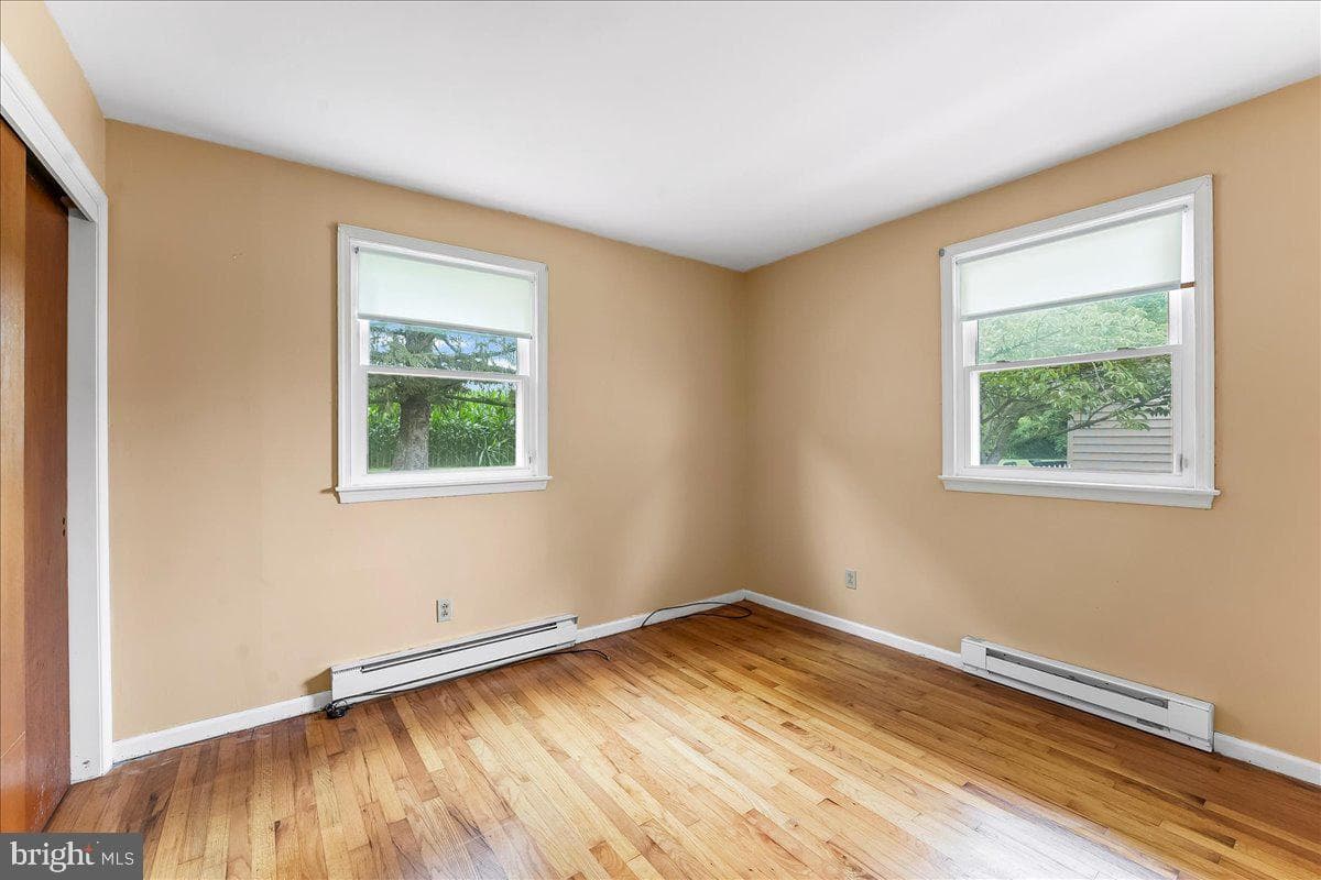 374 Street Road photo 14