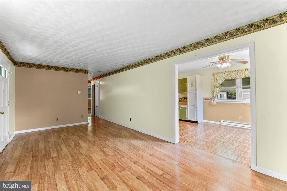 374 Street Road photo 7