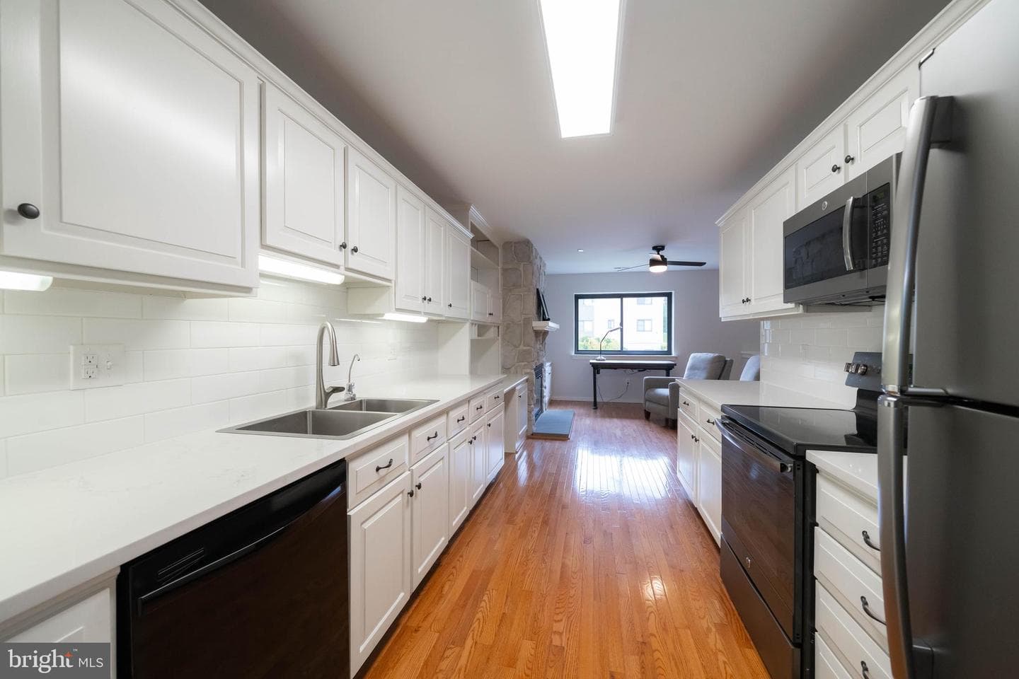 392 Lynetree Drive photo 10