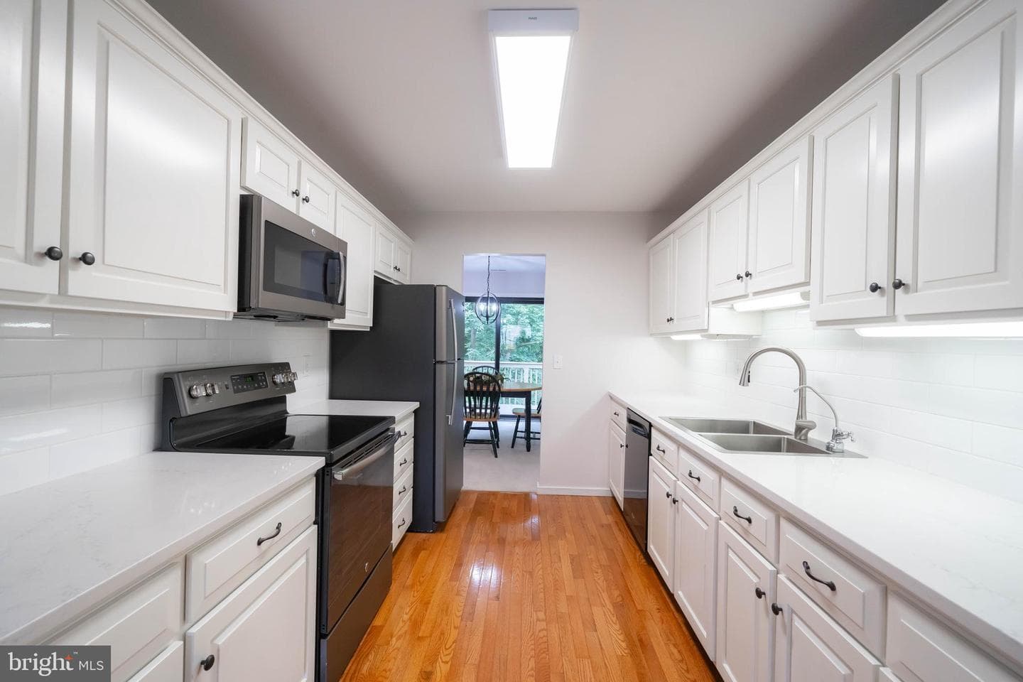 392 Lynetree Drive photo 12