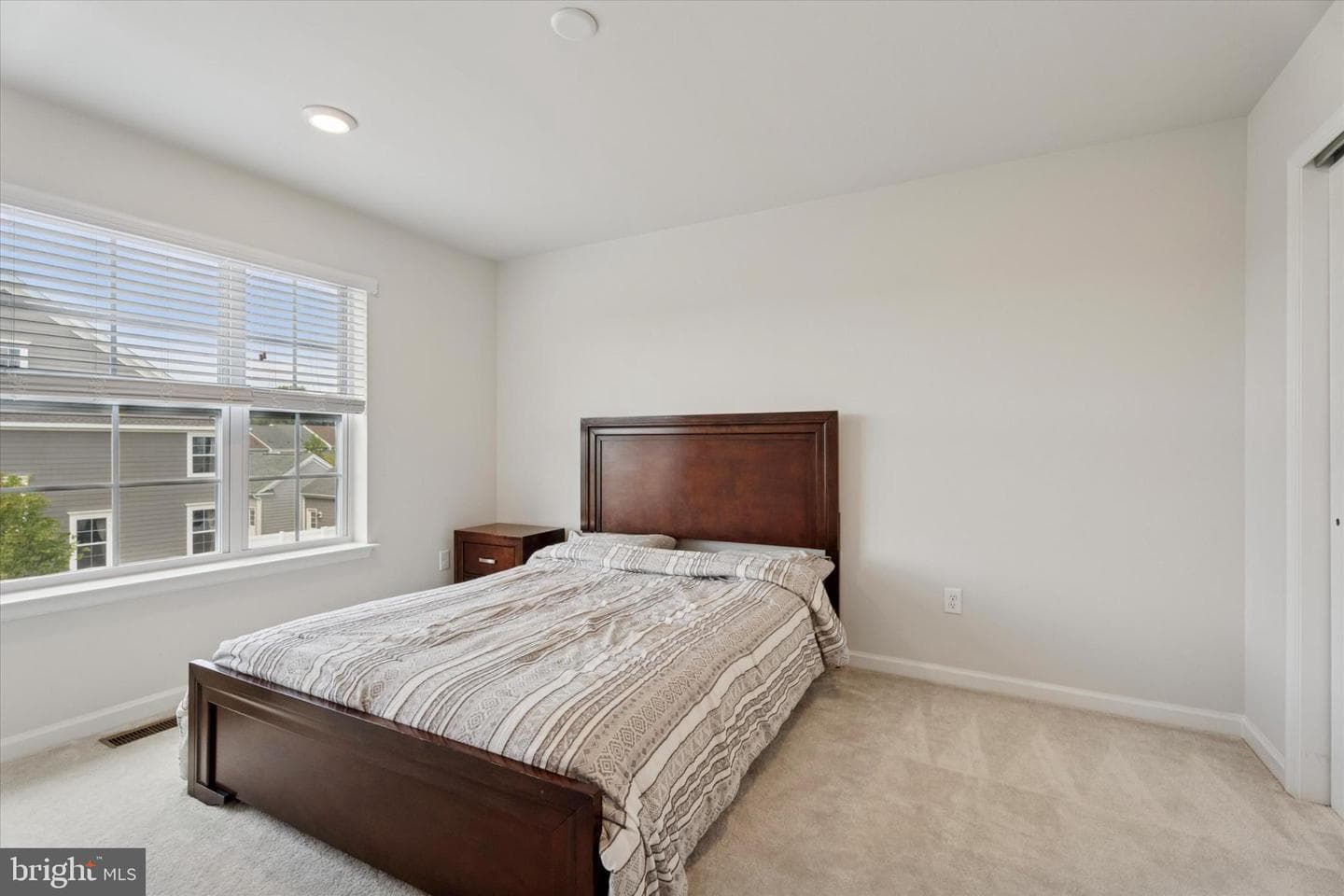 498 Major John Way photo 34