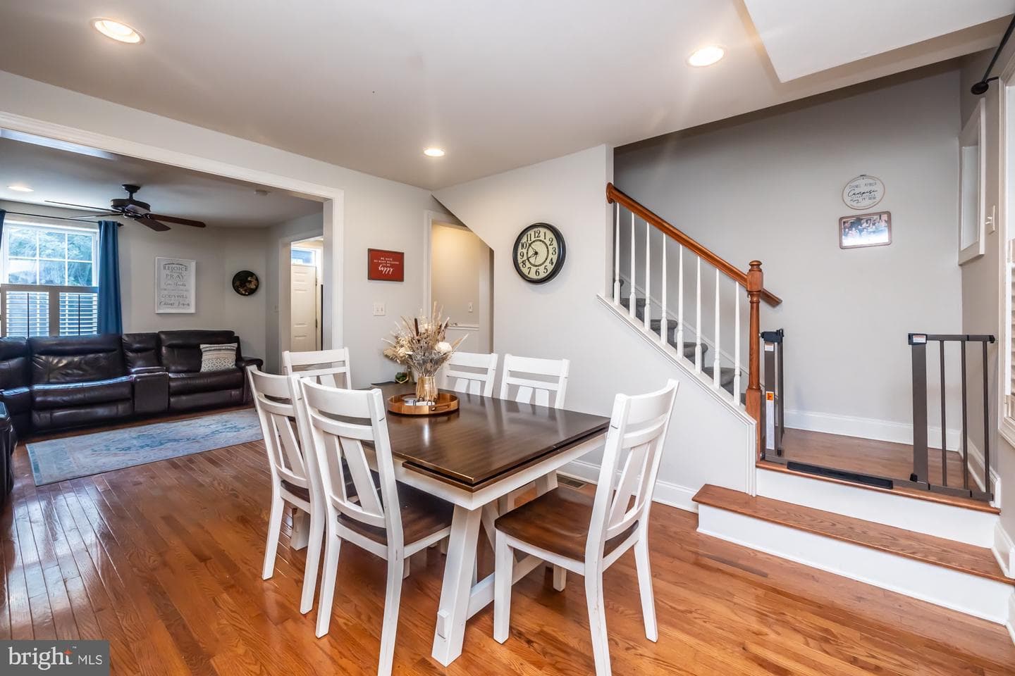 227 E Chestnut Street photo 13