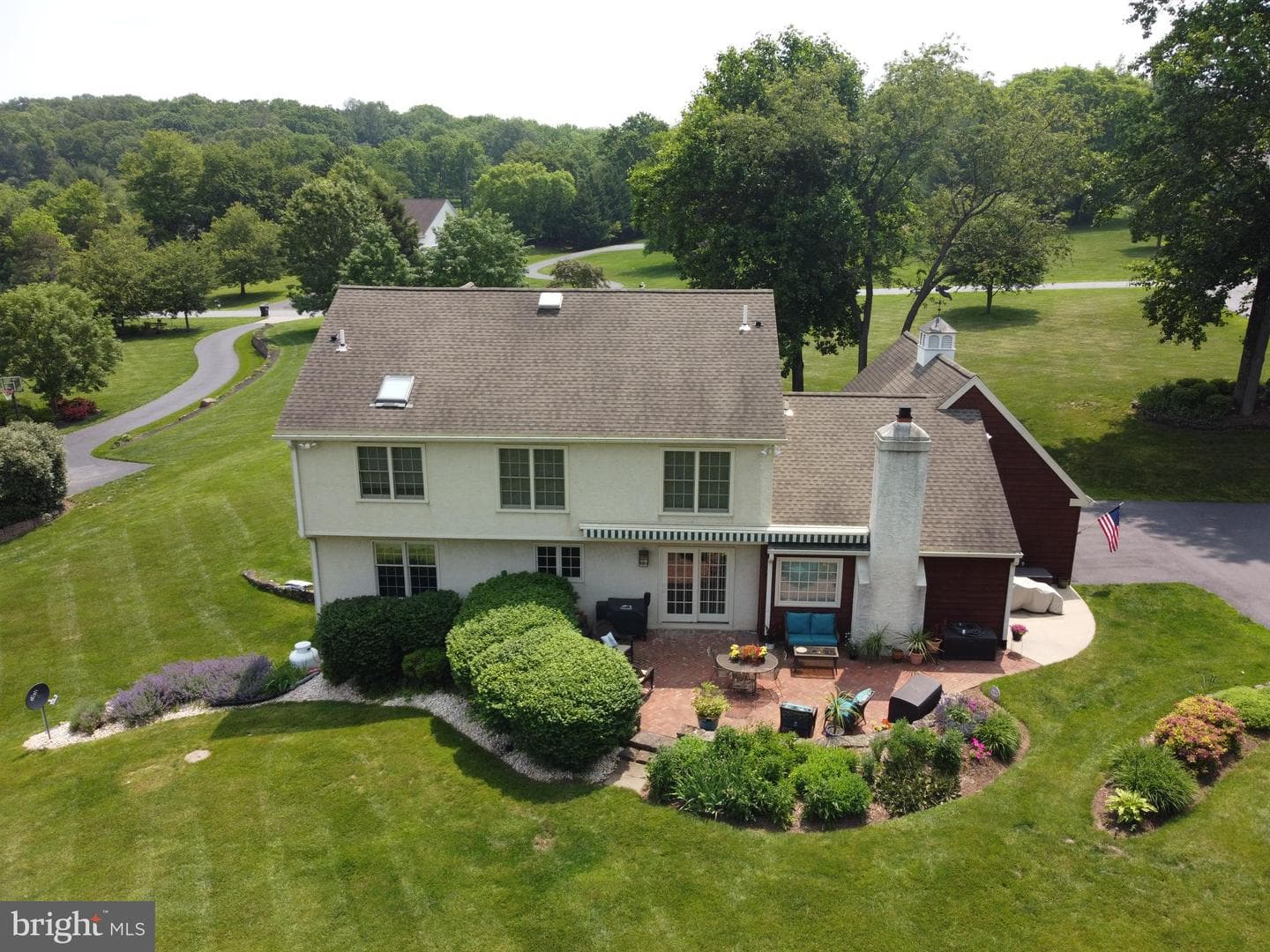 10 Hershey Drive photo 2