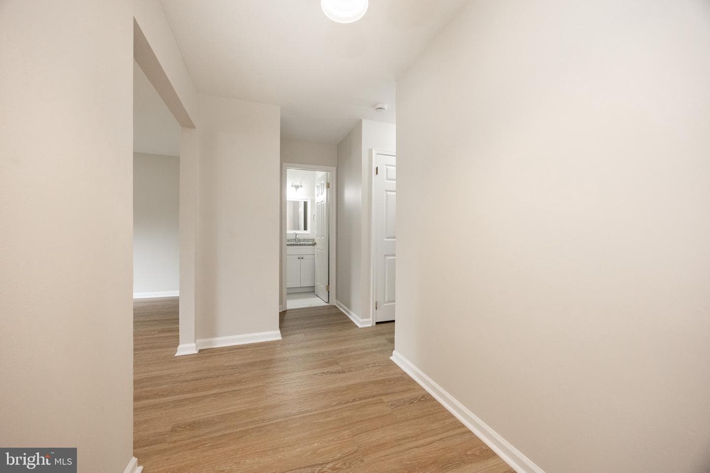 105 S Village Avenue photo 4