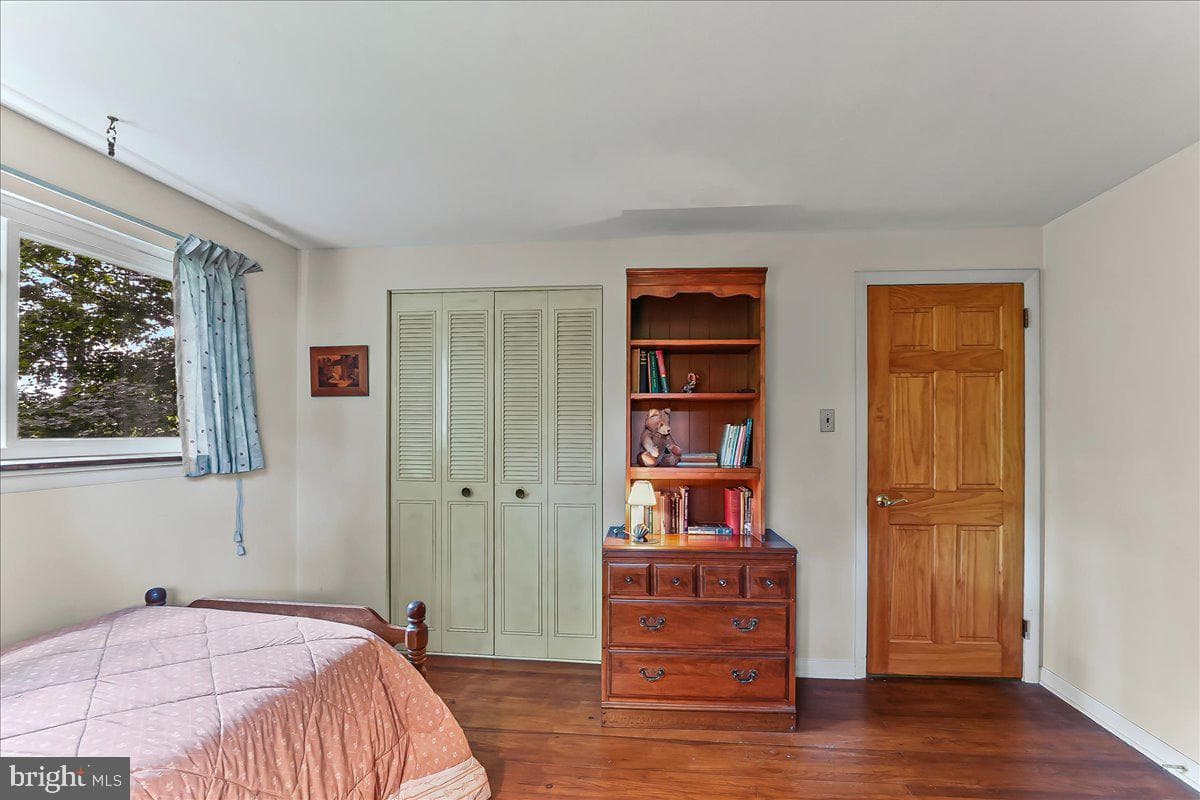 34 Stirling Way photo 29