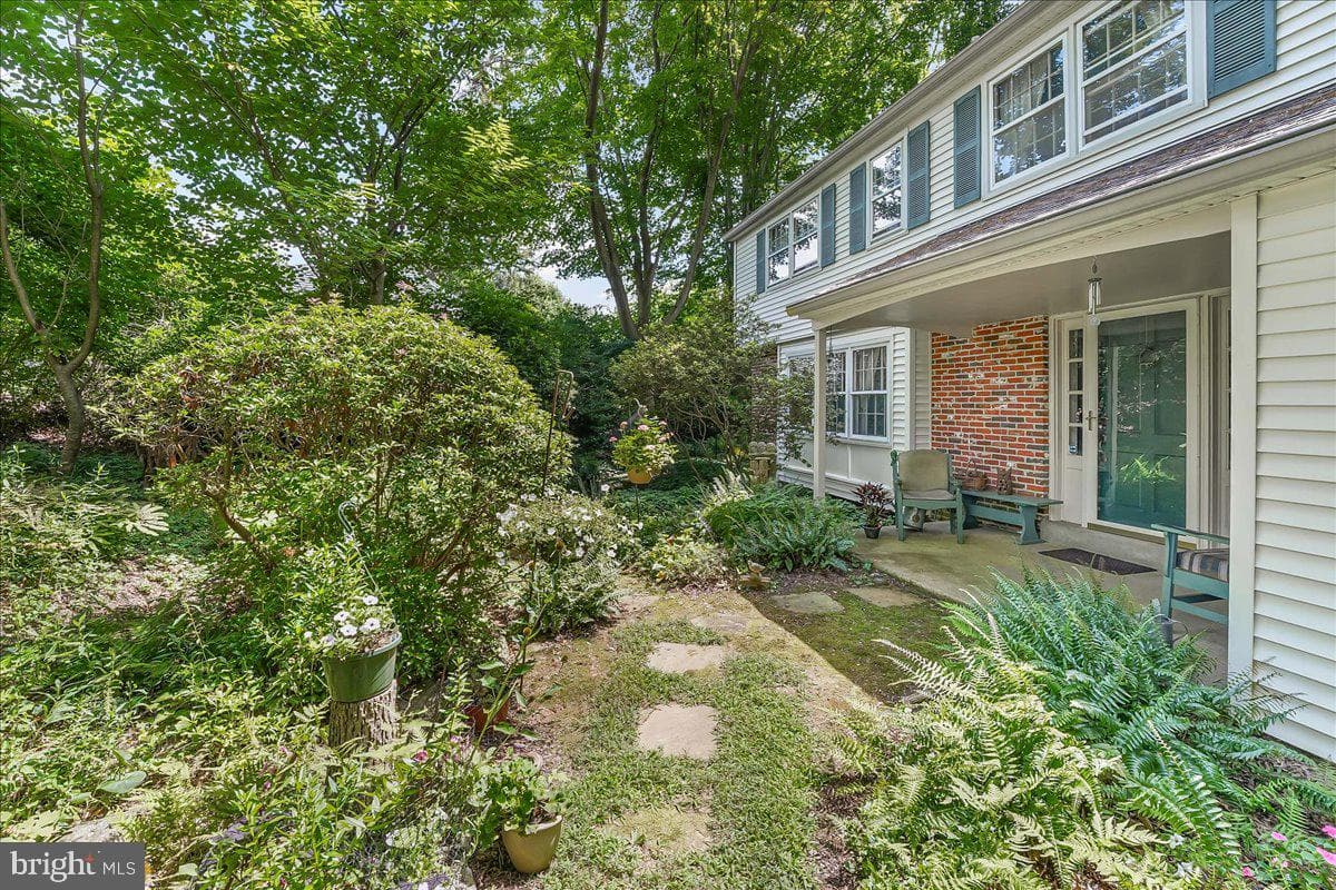 34 Stirling Way photo 3