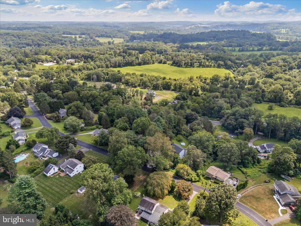34 Stirling Way photo 52