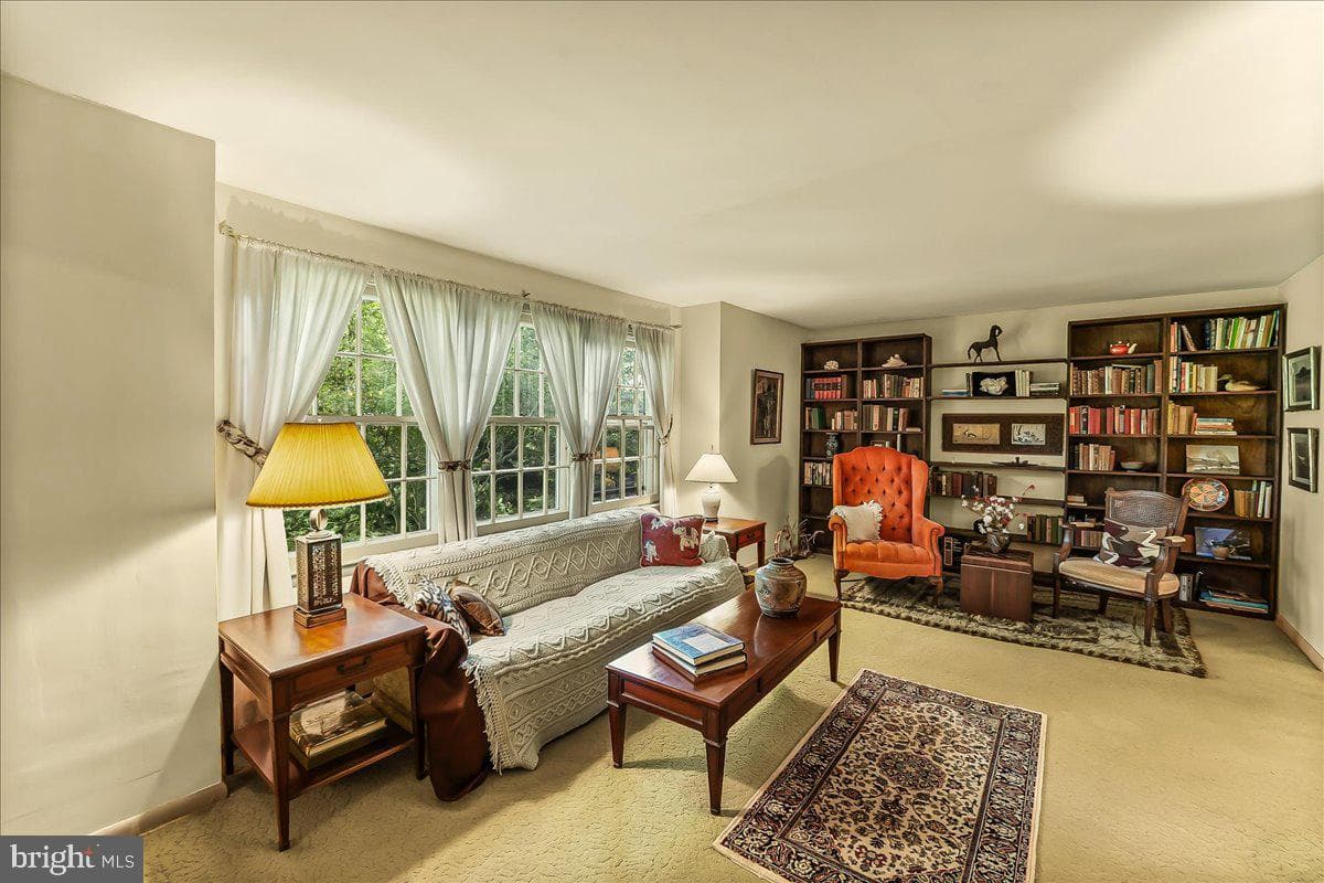 34 Stirling Way photo 9