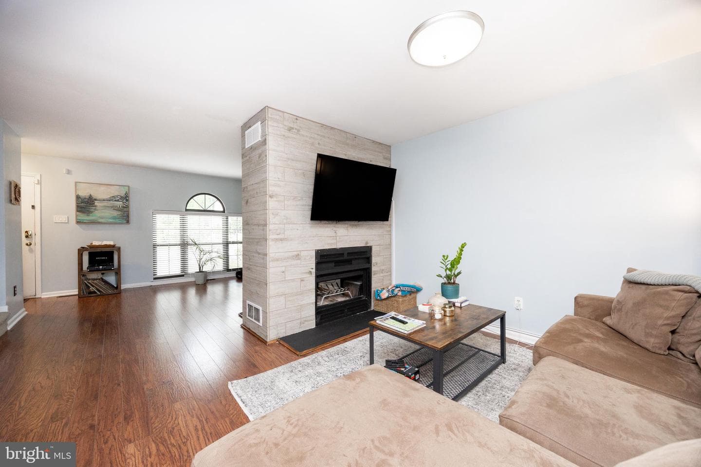 1606 Stoneham Drive photo 4