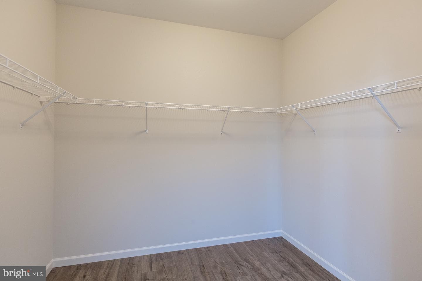 606 Greenbriar Path photo 17
