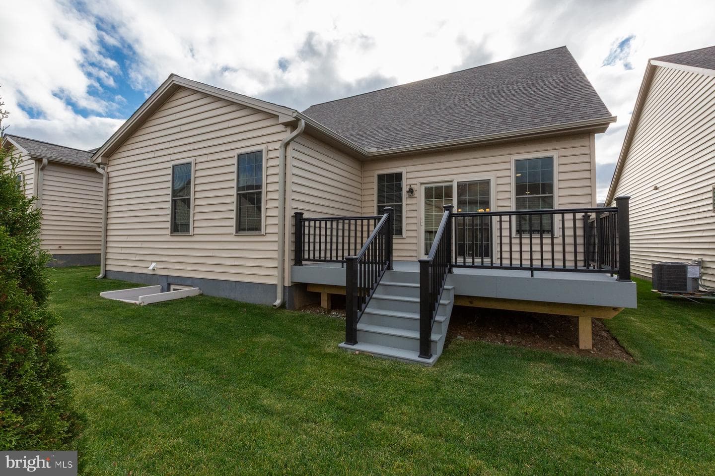 606 Greenbriar Path photo 24