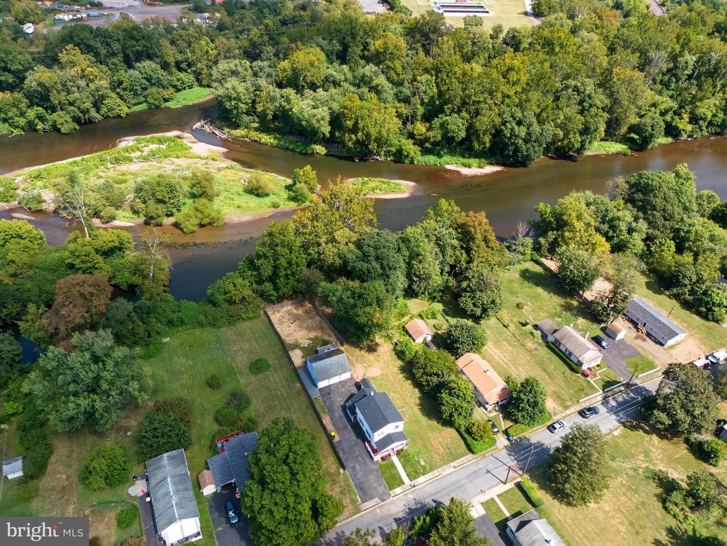 1079 Riverside Drive photo 31