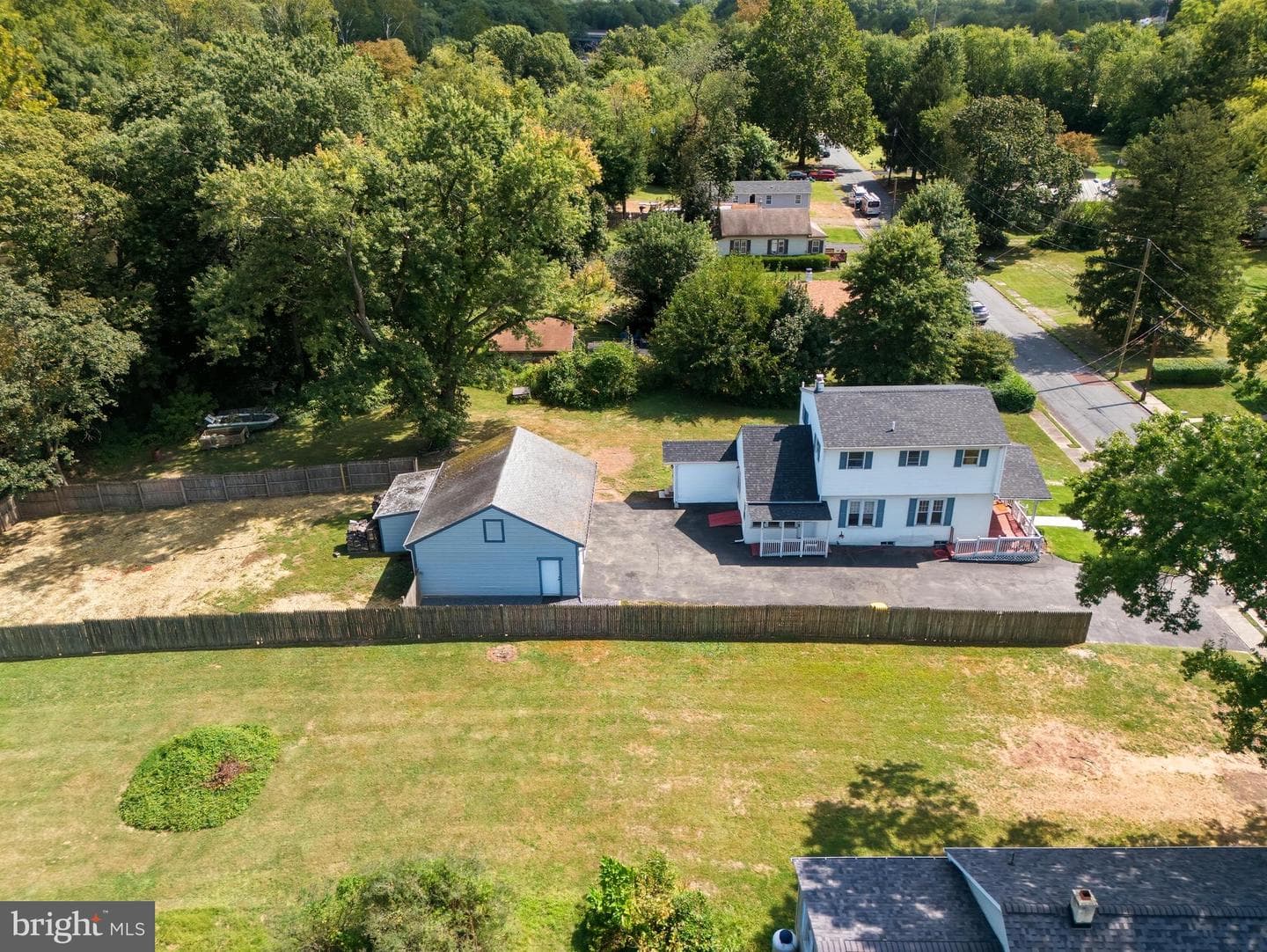 1079 Riverside Drive photo 35