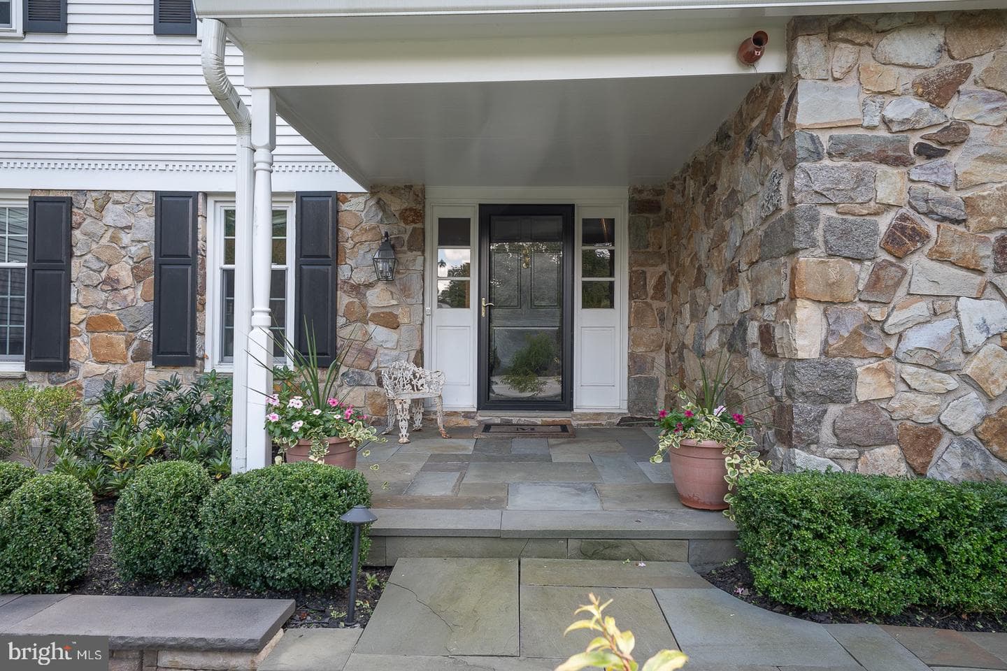 681 Fernfield Circle photo 3