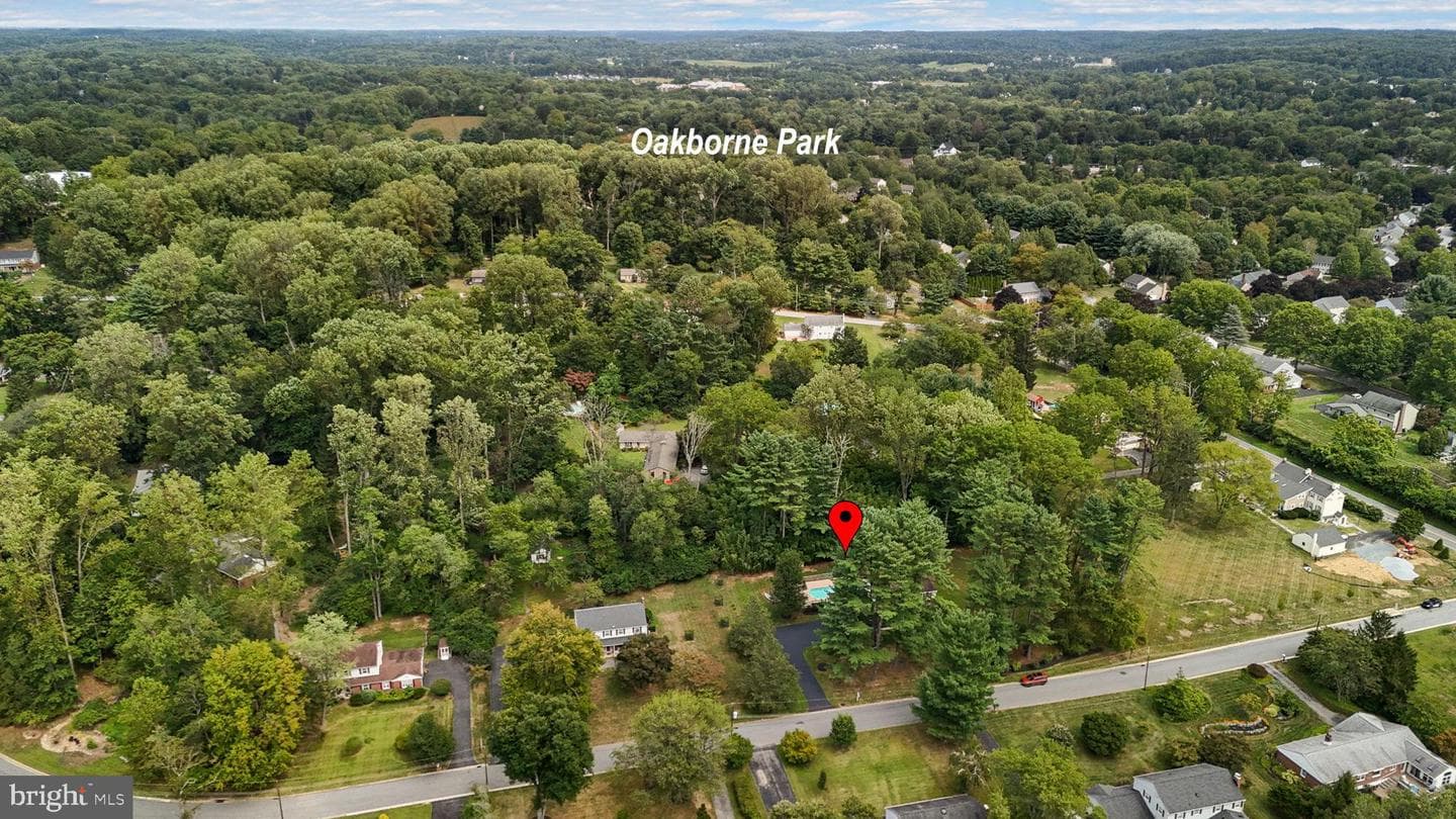 1075 Westwood Drive photo 20
