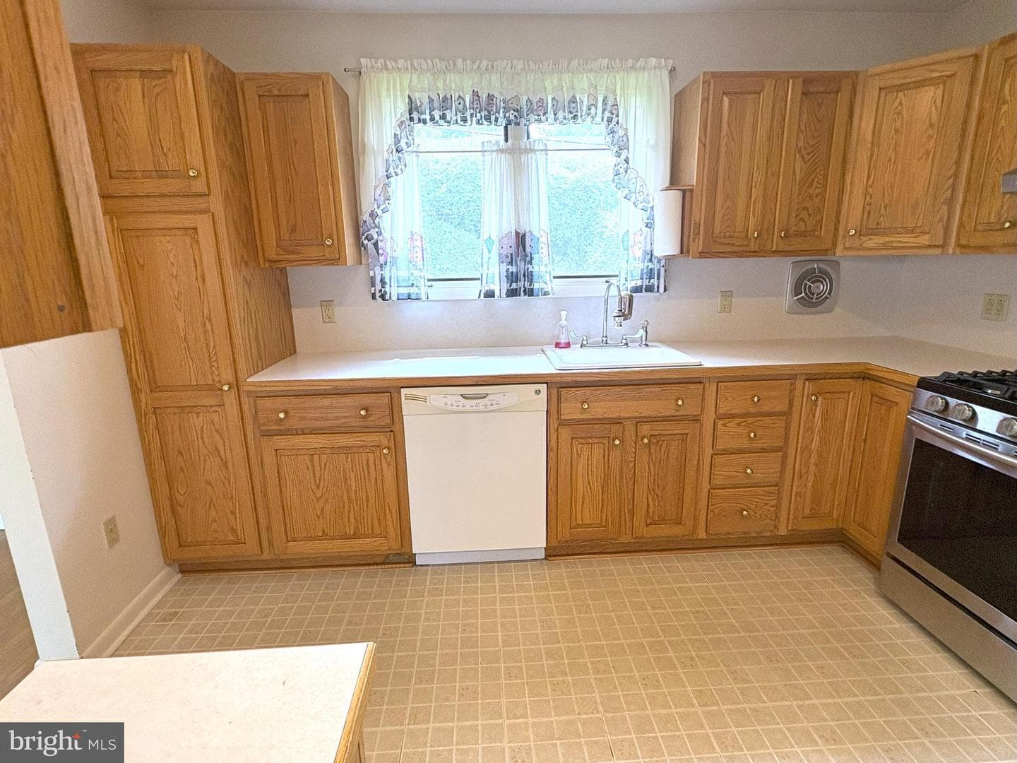 314 Mayfield Avenue photo 10