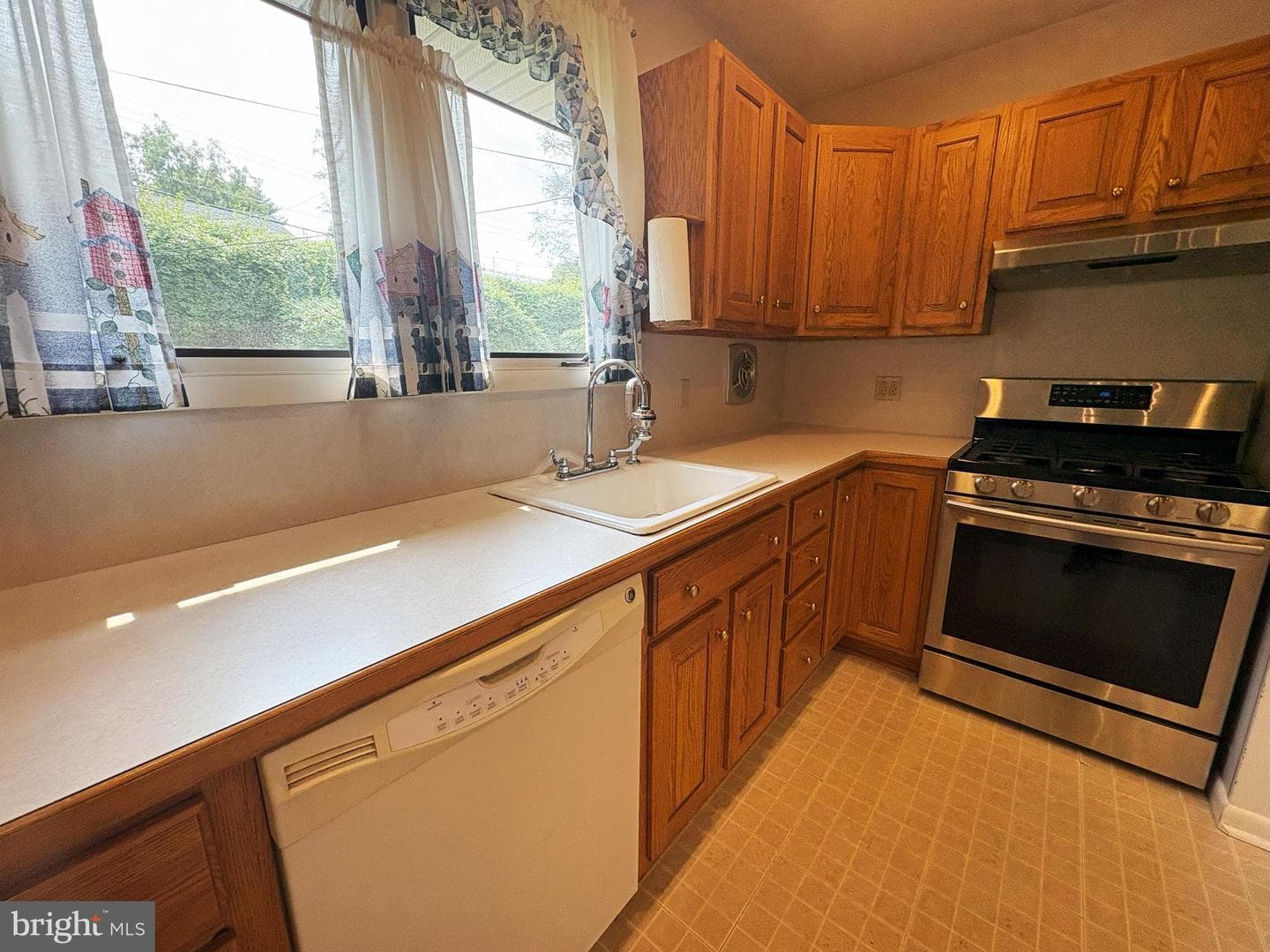 314 Mayfield Avenue photo 12