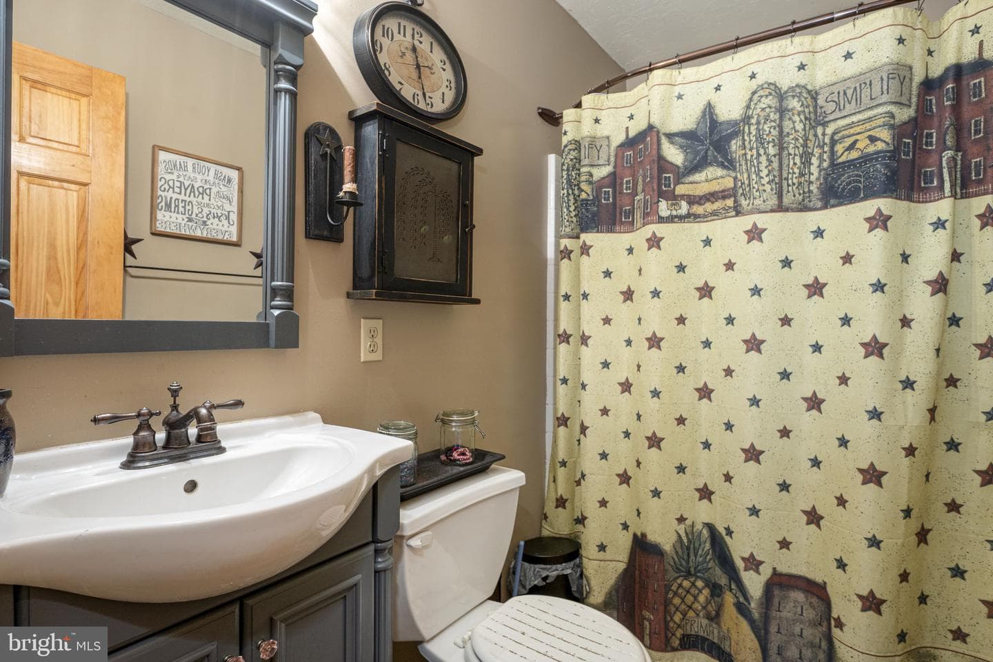 566 5th Street photo 21