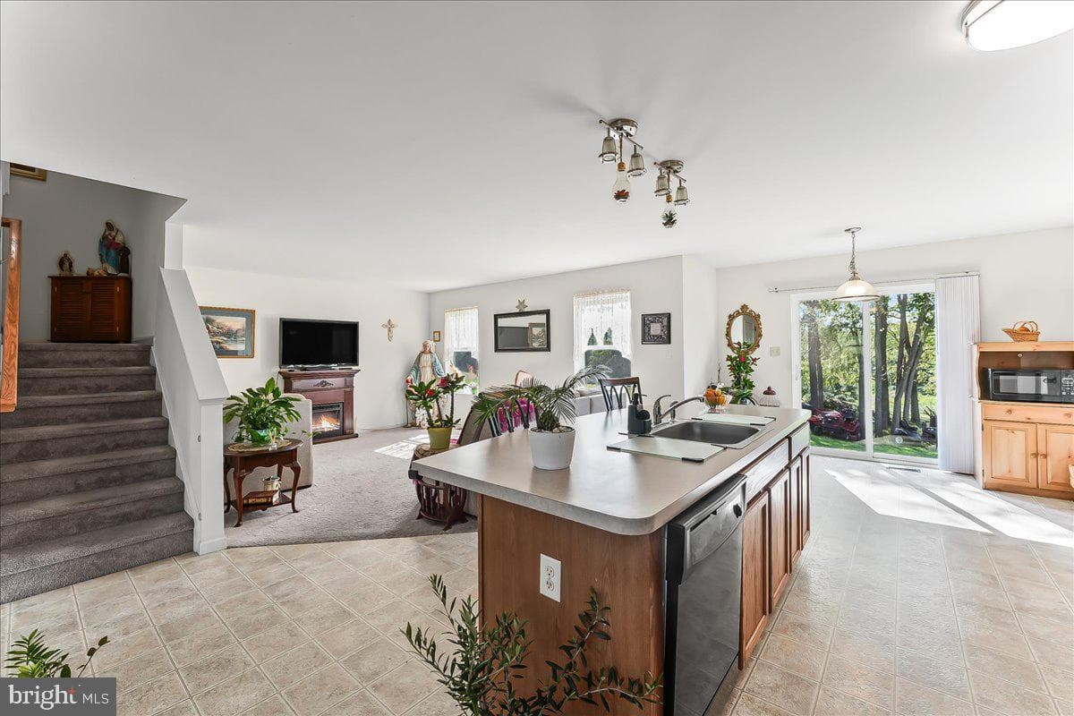 127 Lavender Court photo 13