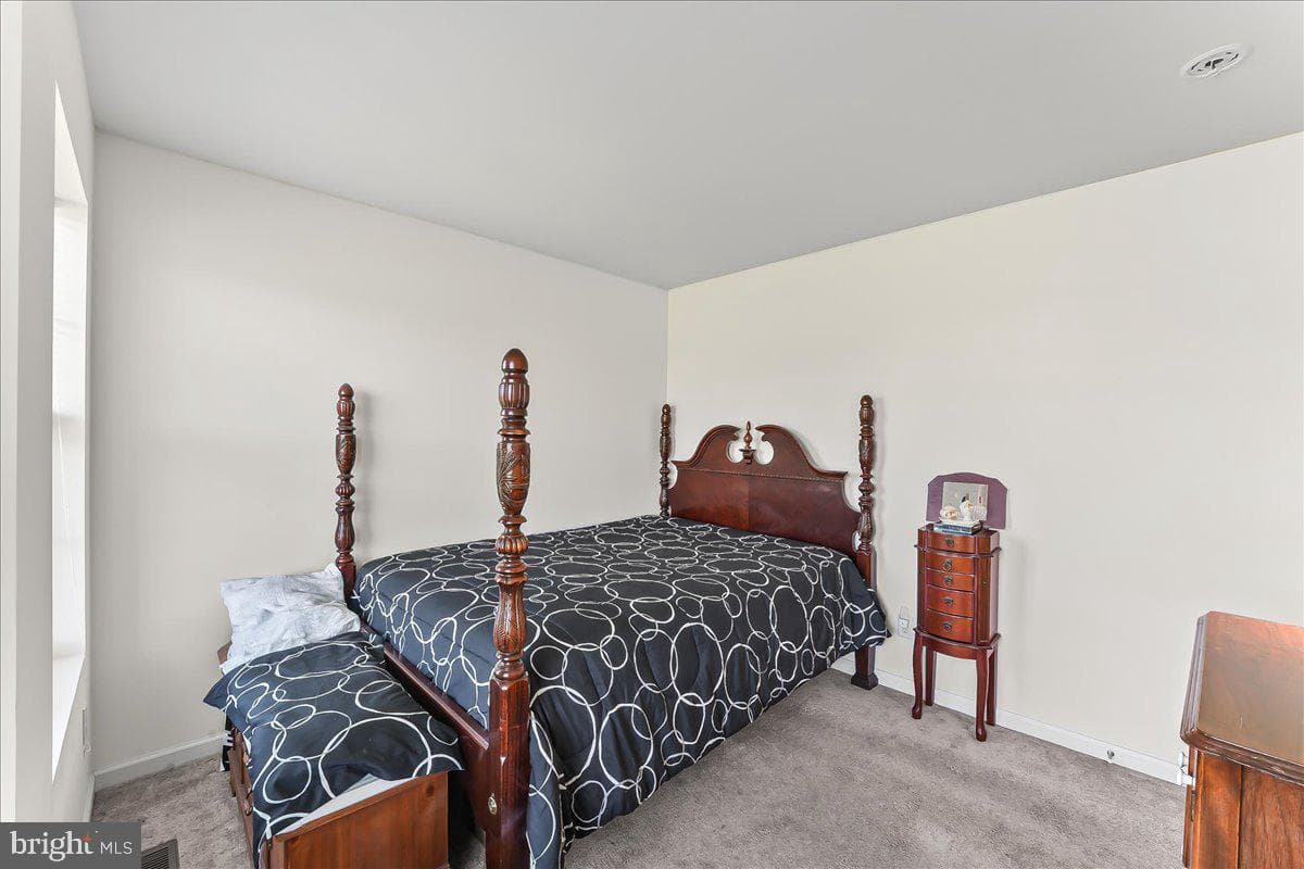 127 Lavender Court photo 24