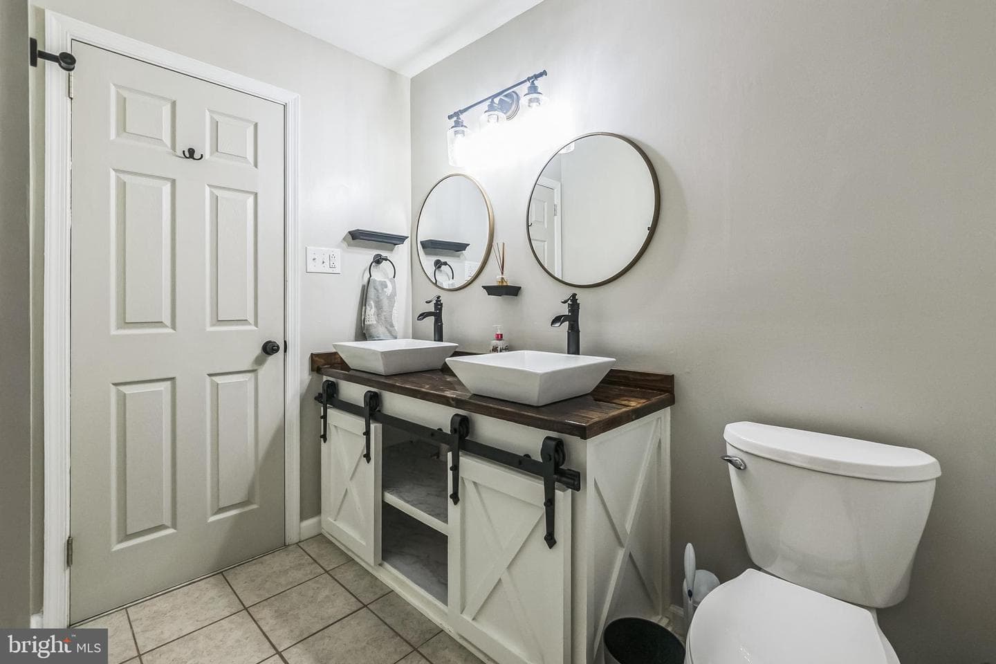 587 School House Road photo 15