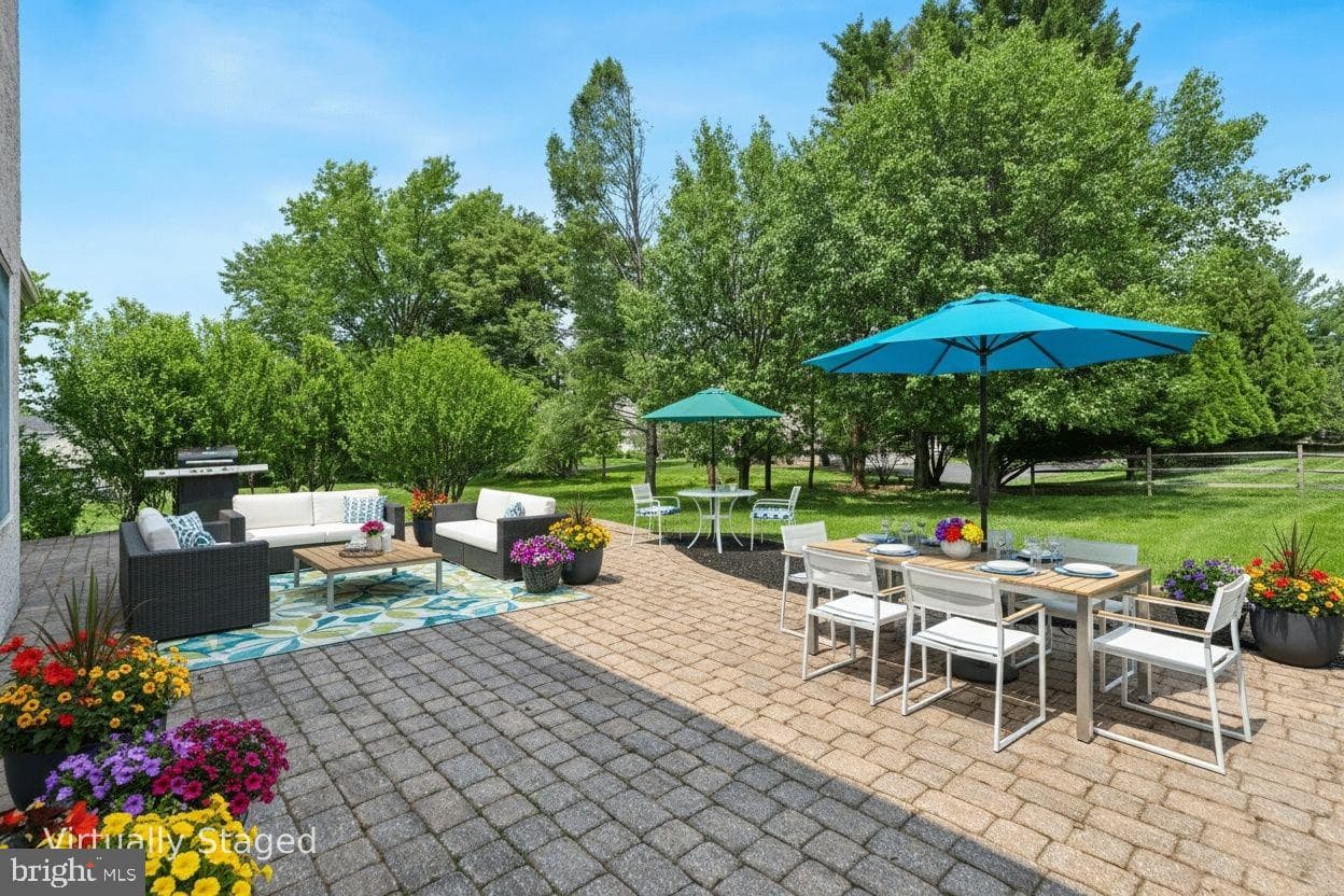 741 Heatherstone Drive photo 32