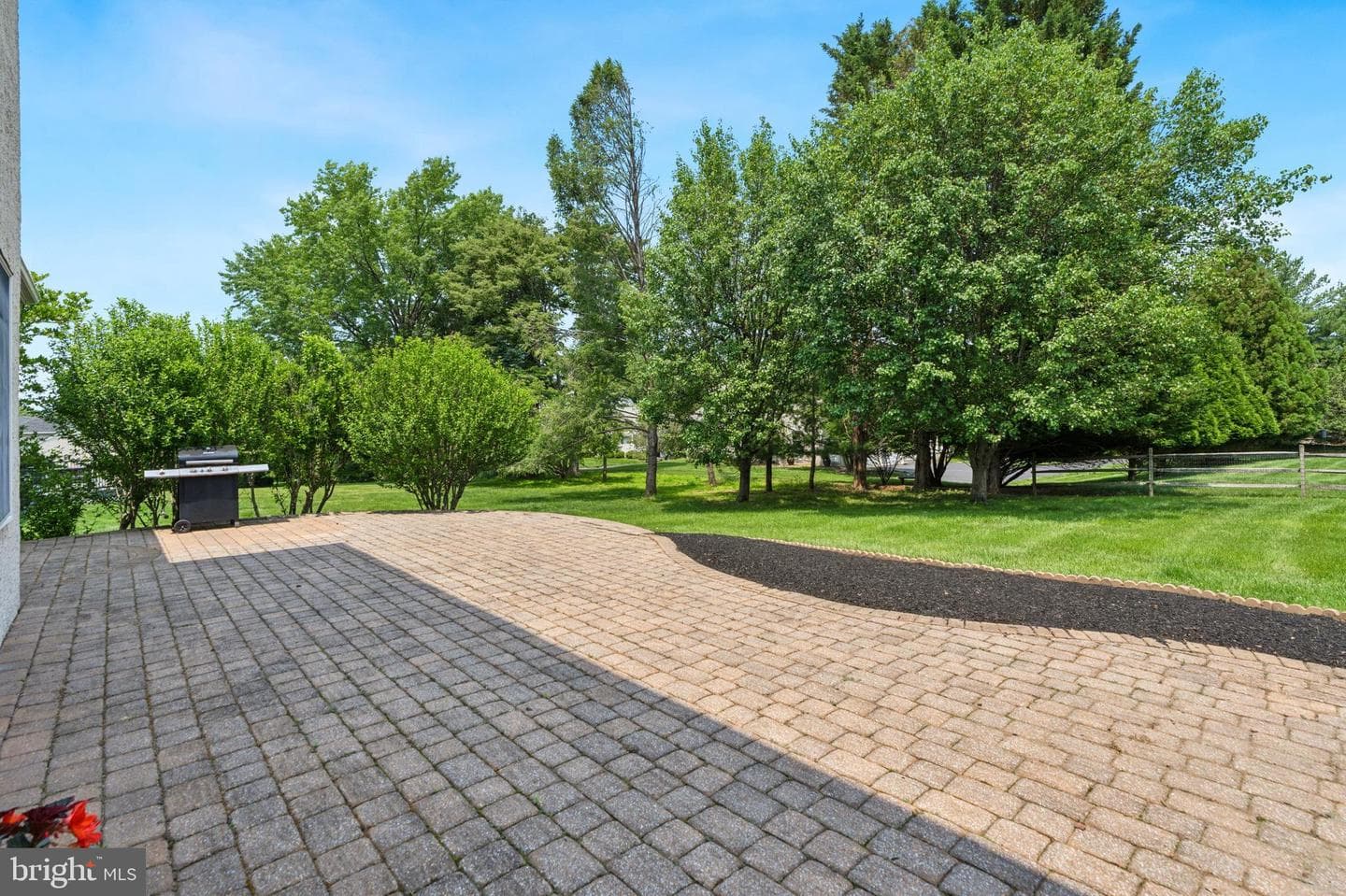741 Heatherstone Drive photo 33