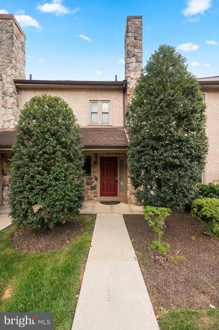 13 Woodstream Drive photo 2