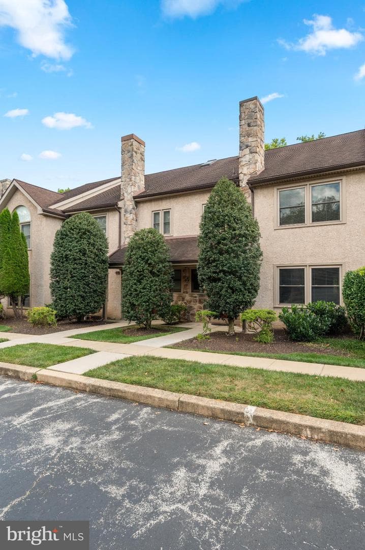 13 Woodstream Drive photo 4