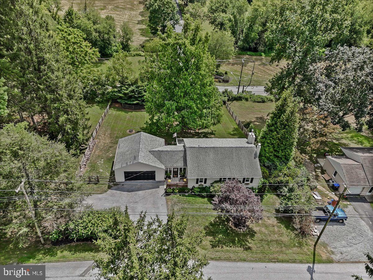 1758 Lenni Drive photo 3