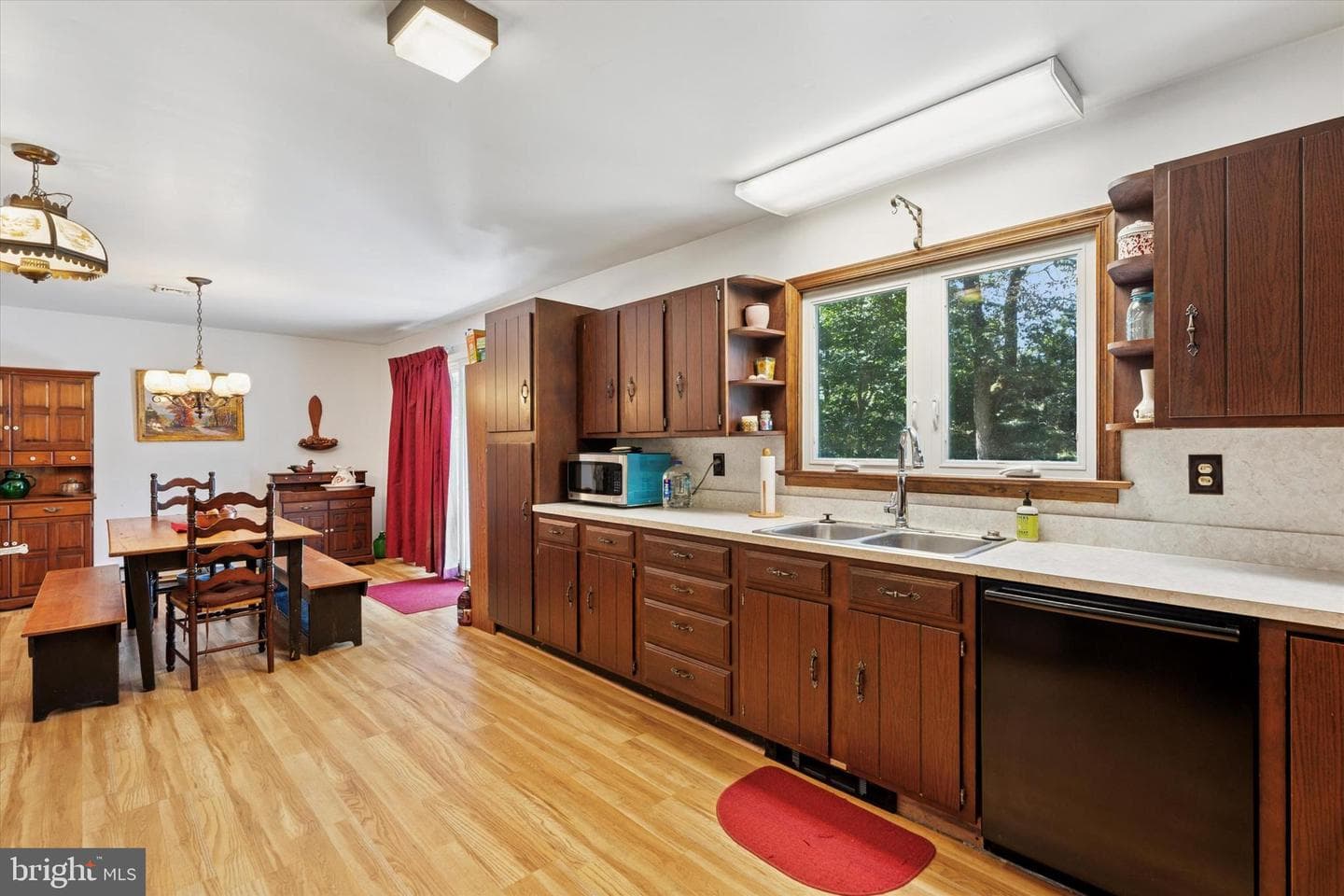 101 W Kings Highway photo 25
