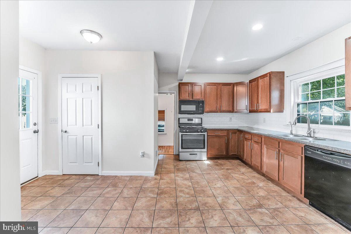 643 Market Street photo 5