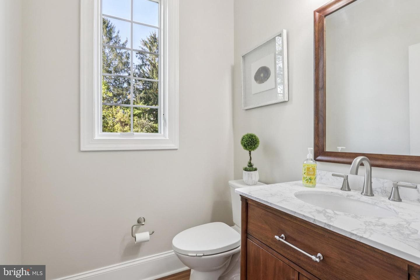 1035 Snyder Avenue photo 31