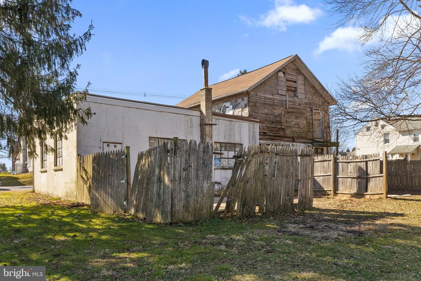 203 Cochran Street photo 8