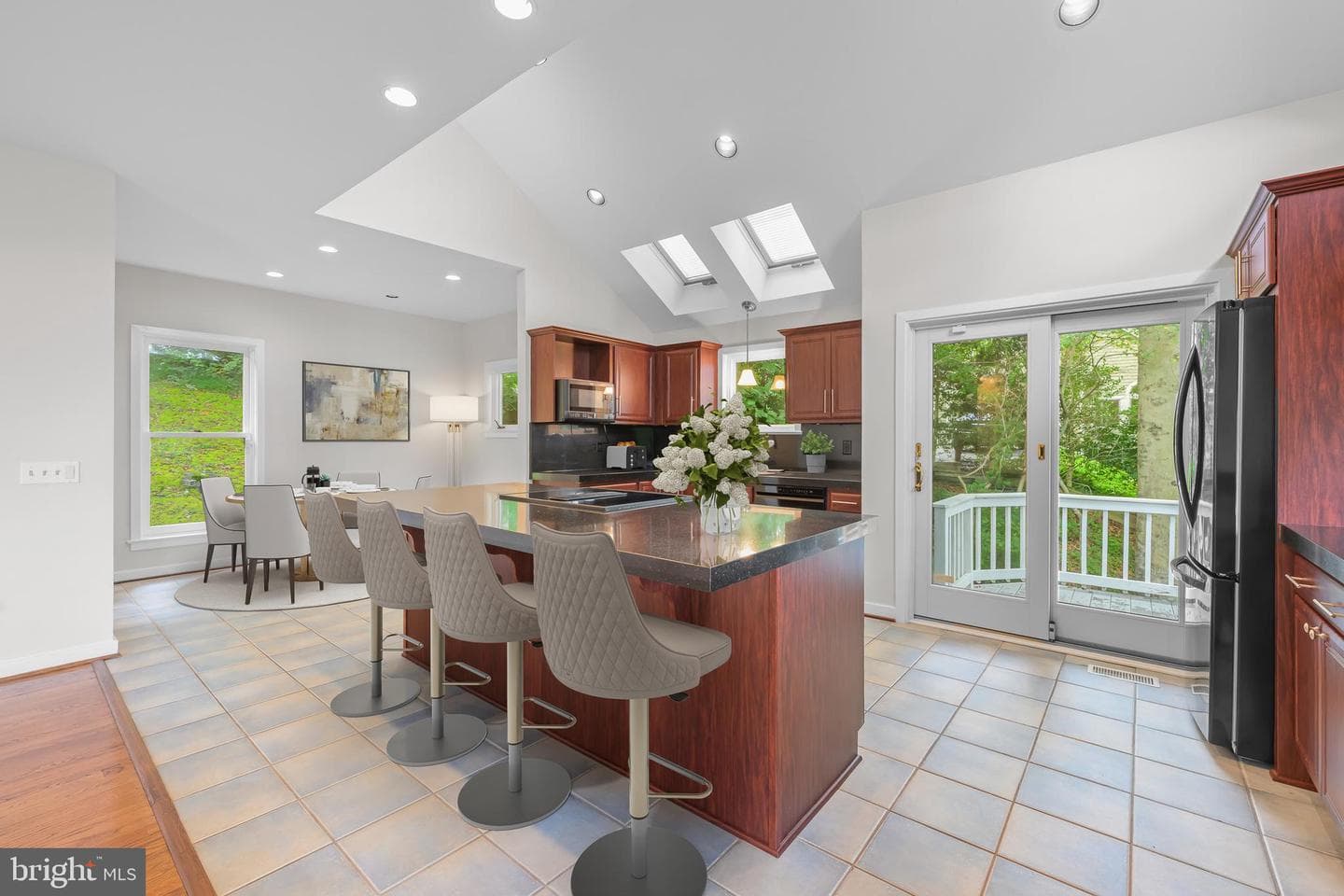14 White Clay Drive photo 13