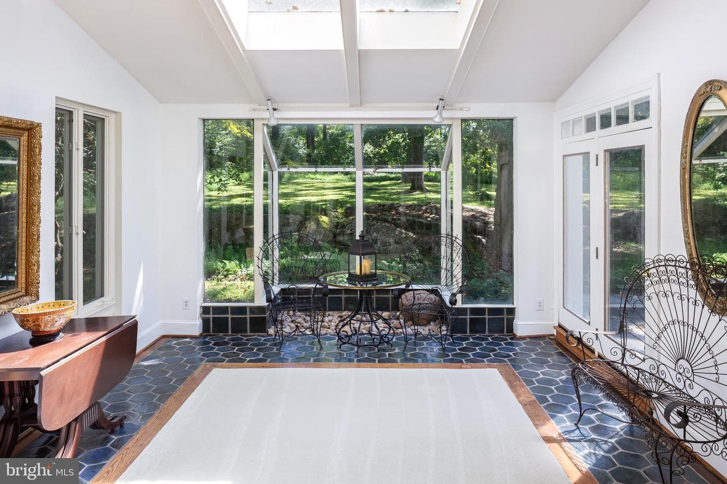 8 Foxchase Road photo 12