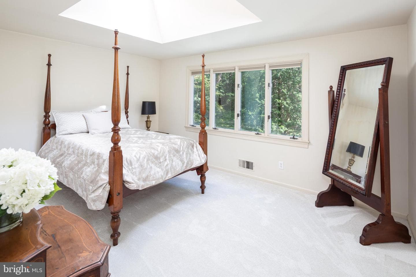 8 Foxchase Road photo 34