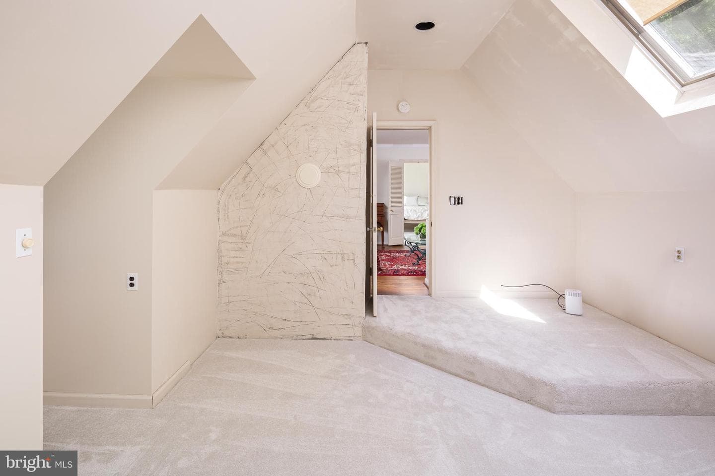 8 Foxchase Road photo 37