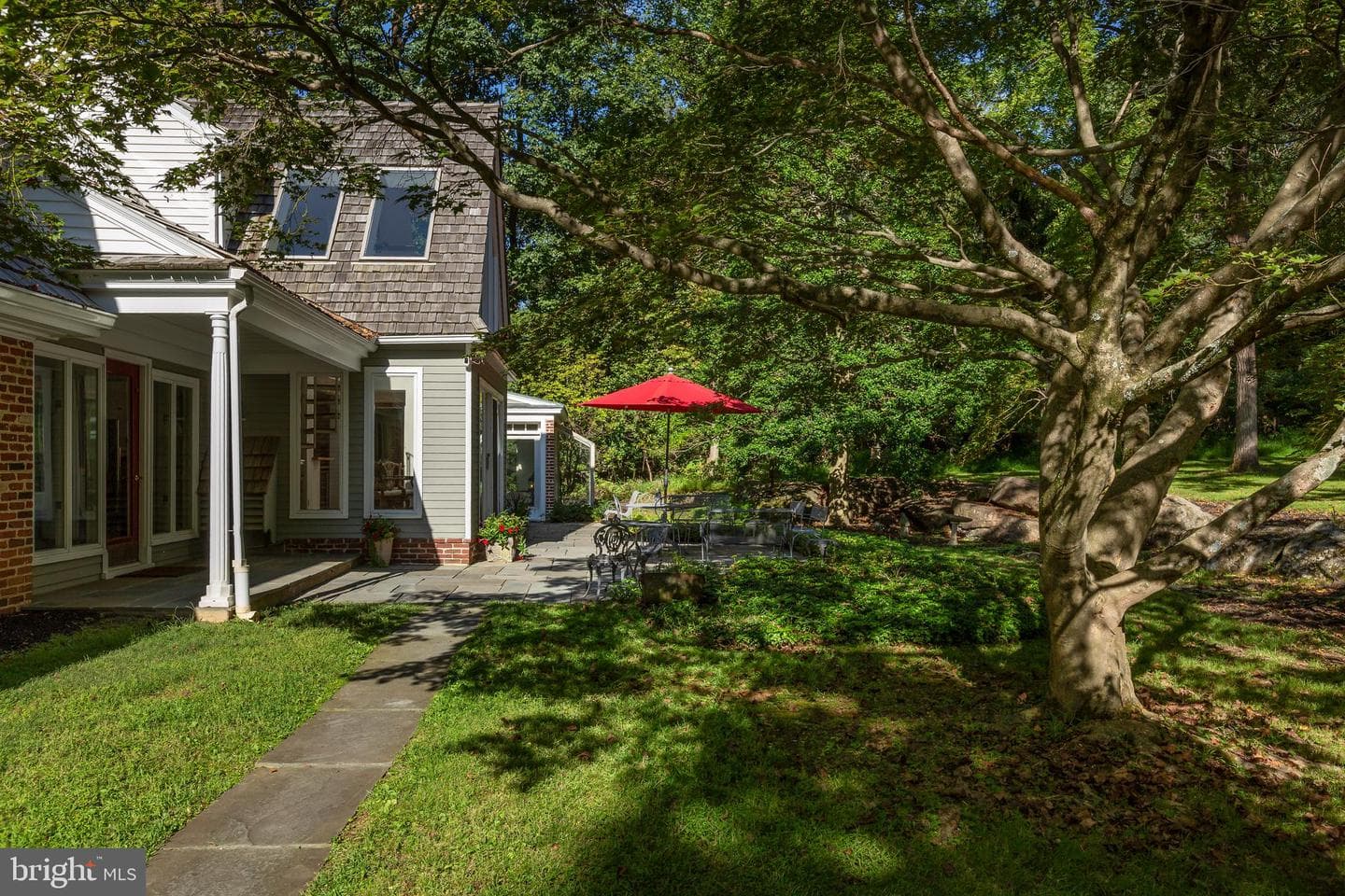 8 Foxchase Road photo 43